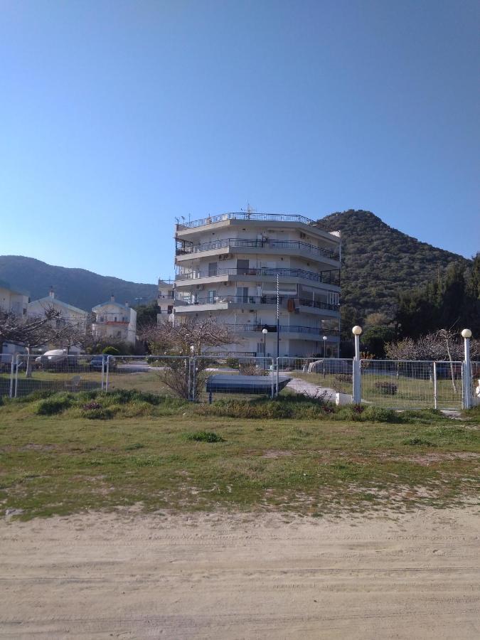 Aegean Seabreeze Apartment Nea Iraklitsa Exterior photo